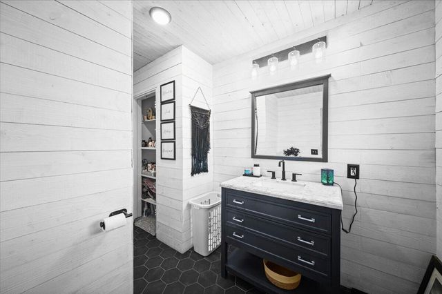 1974 Crozier Avenue, Muskegon, MI 49441