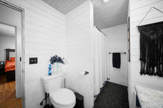 1974 Crozier Avenue, Muskegon, MI 49441