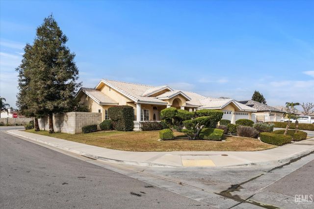 8119 Willoughby Court, Bakersfield, CA 93313