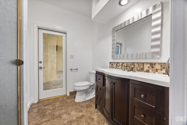 8119 Willoughby Court, Bakersfield, CA 93313