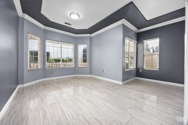 8119 Willoughby Court, Bakersfield, CA 93313