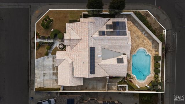 8119 Willoughby Court, Bakersfield, CA 93313