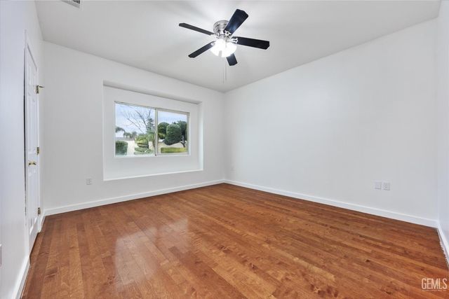 8119 Willoughby Court, Bakersfield, CA 93313