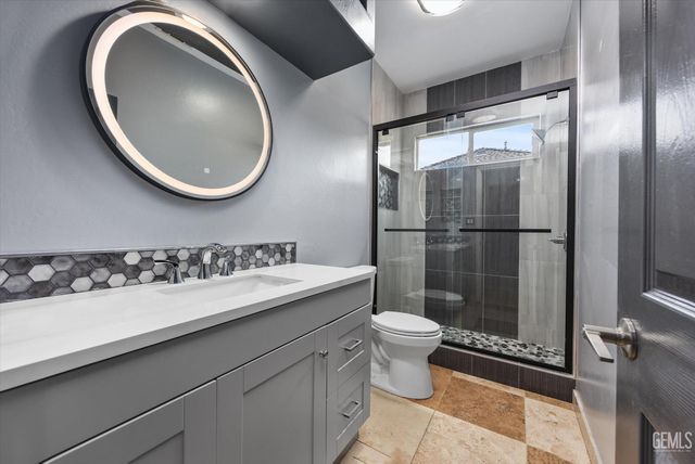 8119 Willoughby Court, Bakersfield, CA 93313