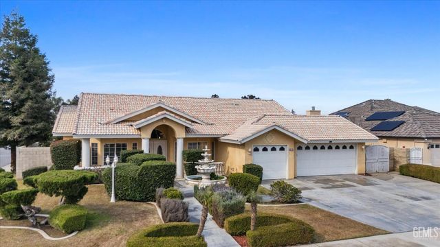 8119 Willoughby Court, Bakersfield, CA 93313