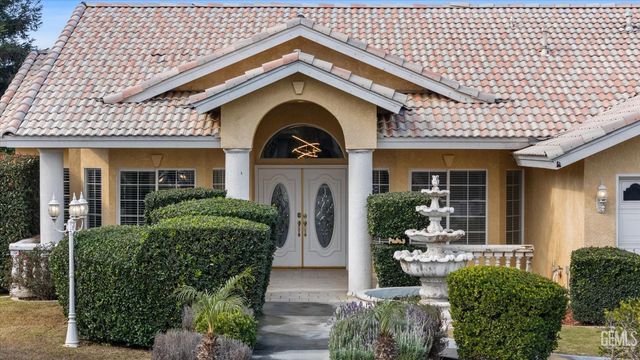 8119 Willoughby Court, Bakersfield, CA 93313