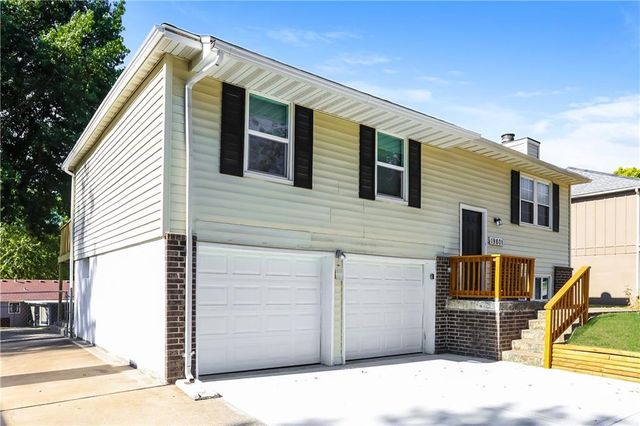 19801 E Millhaven Street, Independence, MO 64056