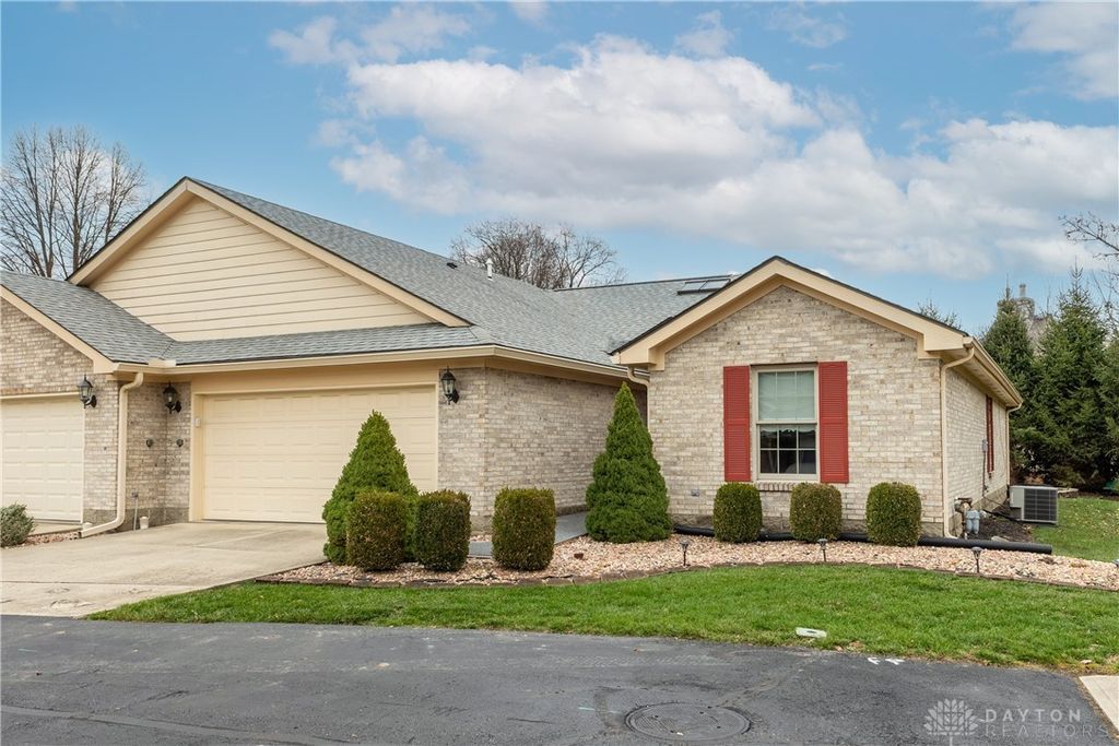2014 Waterfall Lane, Vandalia, OH 45377
