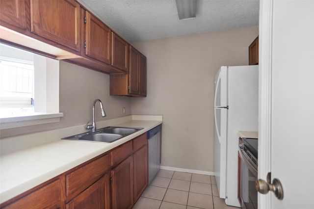 2121 Hepburn Street 613, Houston, TX 77054