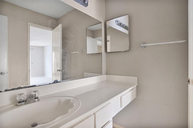 2121 Hepburn Street 613, Houston, TX 77054