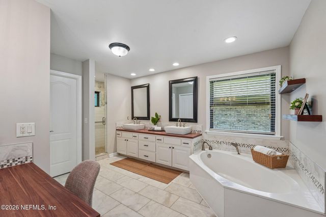 12231 DIVIDING OAKS Trail E, Jacksonville, FL 32223