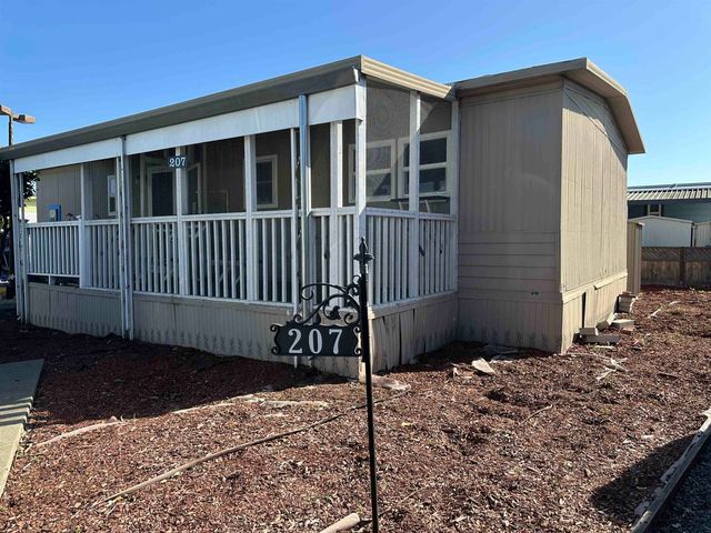 1150 W Winton Ave. 207, Hayward, CA 94545