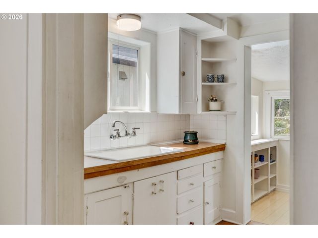 6351 Ne 34TH Ave, Portland, OR 97211