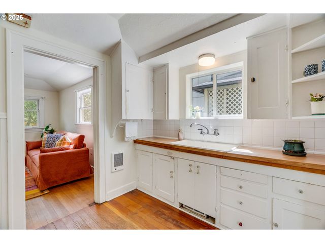 6351 Ne 34TH Ave, Portland, OR 97211
