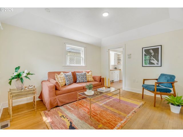 6351 Ne 34TH Ave, Portland, OR 97211