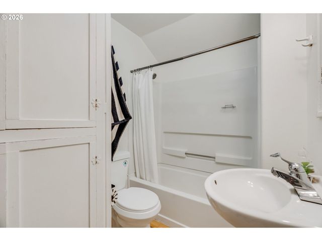 6351 Ne 34TH Ave, Portland, OR 97211