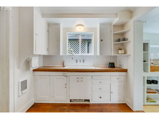 6351 Ne 34TH Ave, Portland, OR 97211
