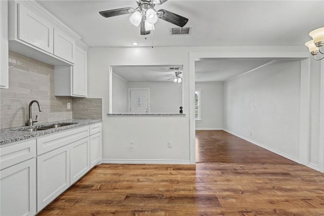 4705 Kendall Dr, Corpus Christi, TX 78415