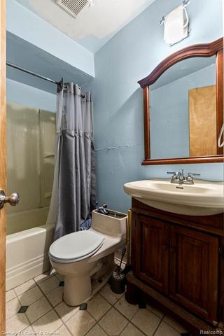 22030 Dante Street, Oak Park, MI 48237