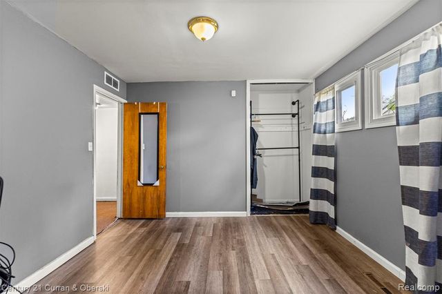 22030 Dante Street, Oak Park, MI 48237