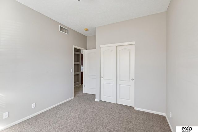 18708 Hayes Circle, Omaha, NE 68135