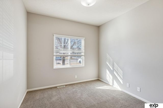 18708 Hayes Circle, Omaha, NE 68135