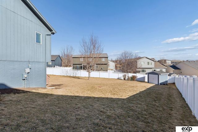 18708 Hayes Circle, Omaha, NE 68135