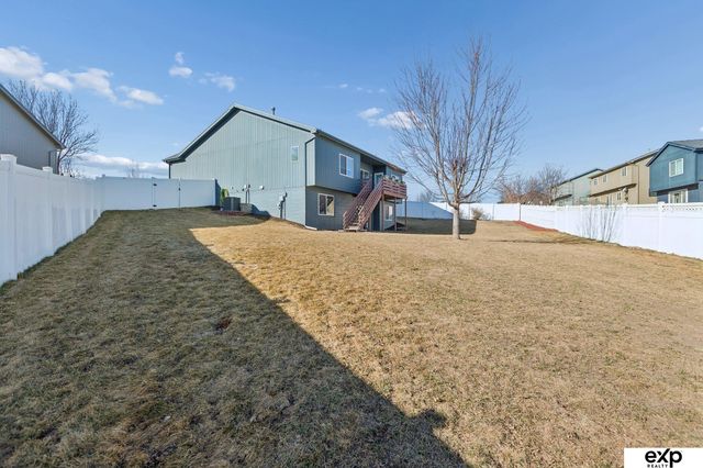 18708 Hayes Circle, Omaha, NE 68135