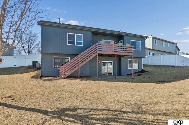 18708 Hayes Circle, Omaha, NE 68135