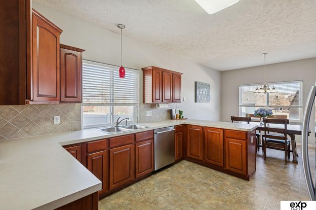 18708 Hayes Circle, Omaha, NE 68135
