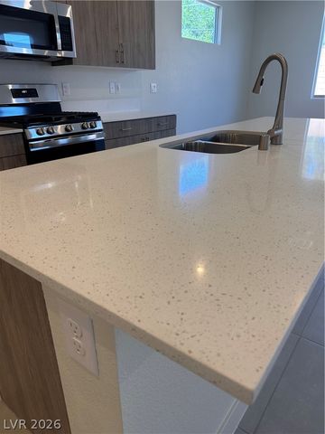 2464 Tom Collins Drive, Las Vegas, NV 89169