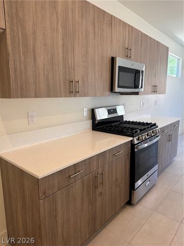 2464 Tom Collins Drive, Las Vegas, NV 89169