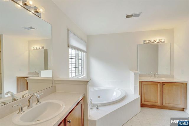 18 Mountain View Drive, Woodland Park, NJ 07424
