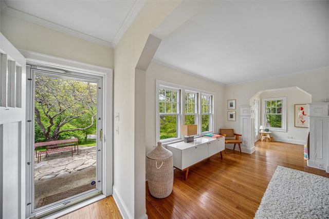 3300 Elmwood Drive, Des Moines, IA 50312