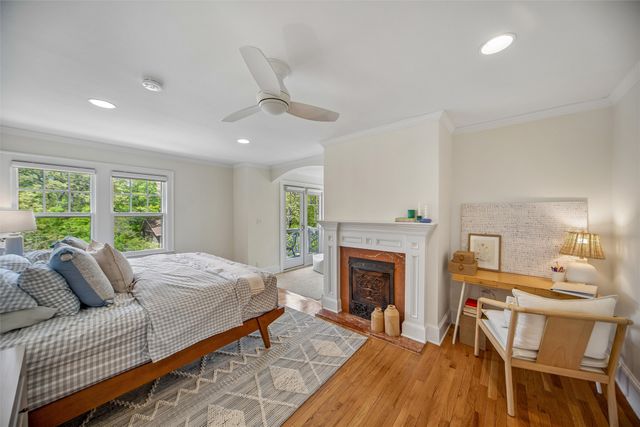 3300 Elmwood Drive, Des Moines, IA 50312