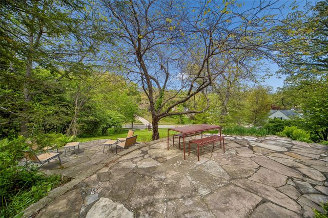 3300 Elmwood Drive, Des Moines, IA 50312