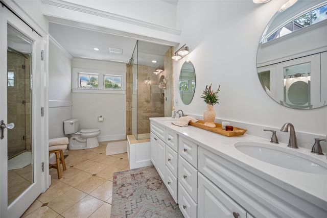 3300 Elmwood Drive, Des Moines, IA 50312