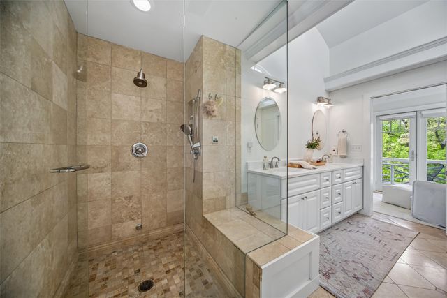3300 Elmwood Drive, Des Moines, IA 50312