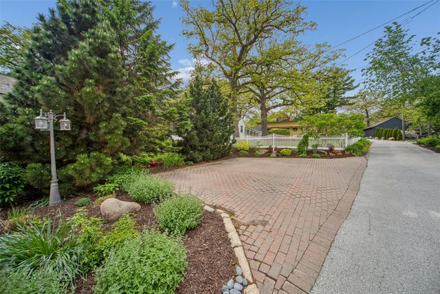 3300 Elmwood Drive, Des Moines, IA 50312