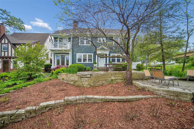 3300 Elmwood Drive, Des Moines, IA 50312
