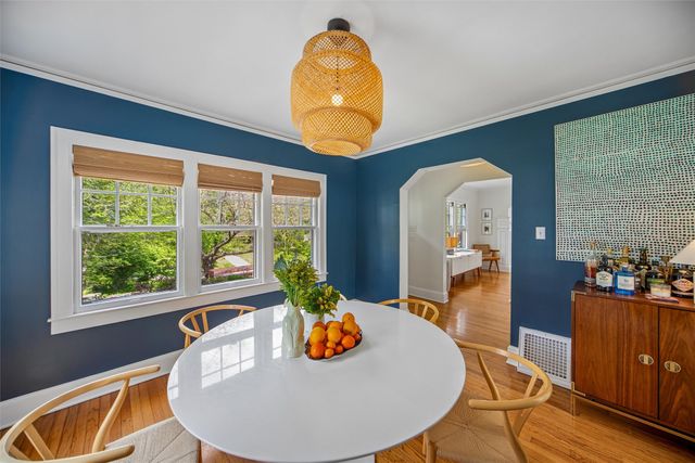 3300 Elmwood Drive, Des Moines, IA 50312