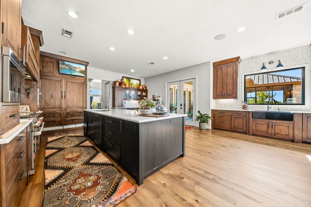 887 Hcr. 3110 N, Abbott, TX 76621
