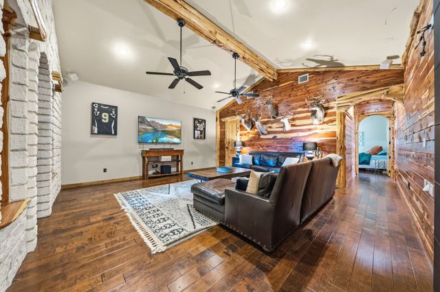 887 Hcr. 3110 N, Abbott, TX 76621