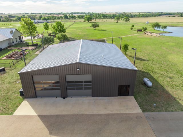 887 Hcr. 3110 N, Abbott, TX 76621