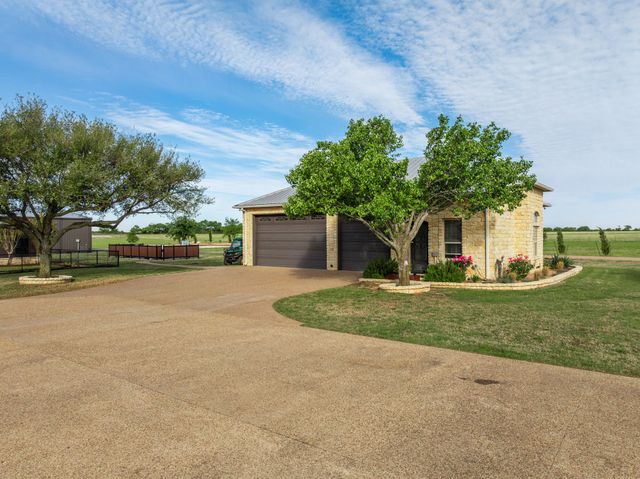 887 Hcr. 3110 N, Abbott, TX 76621