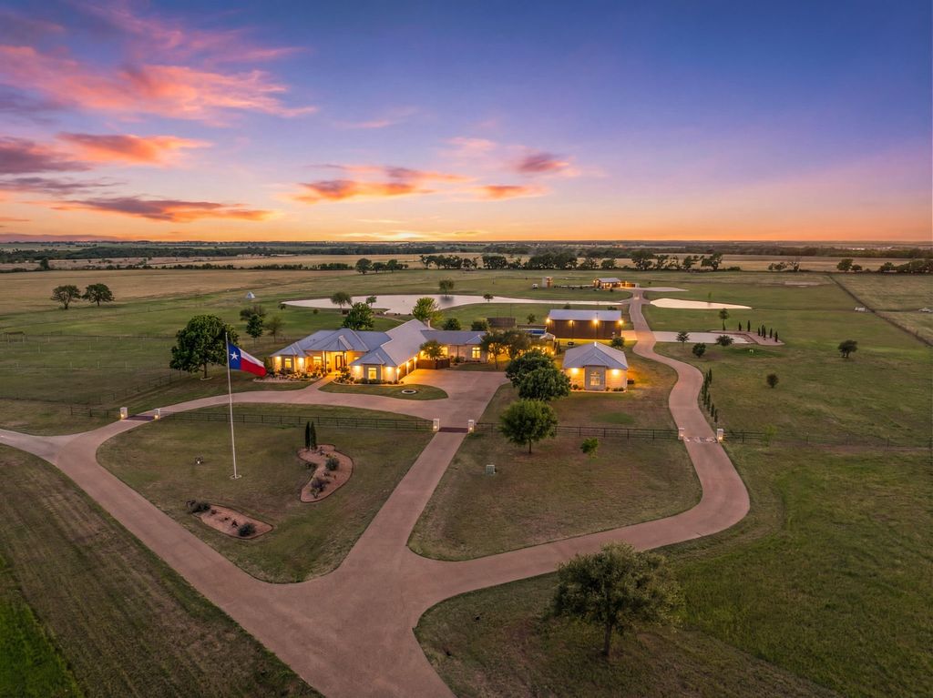 887 Hcr. 3110 N, Abbott, TX 76621