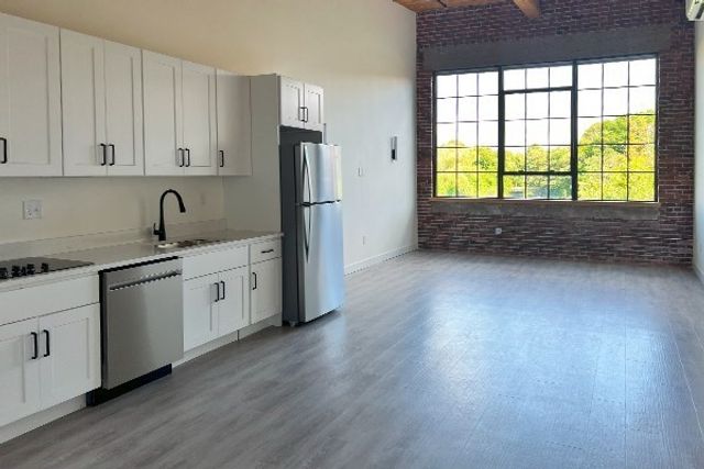 120 Water St 3501, North Andover, MA 01845