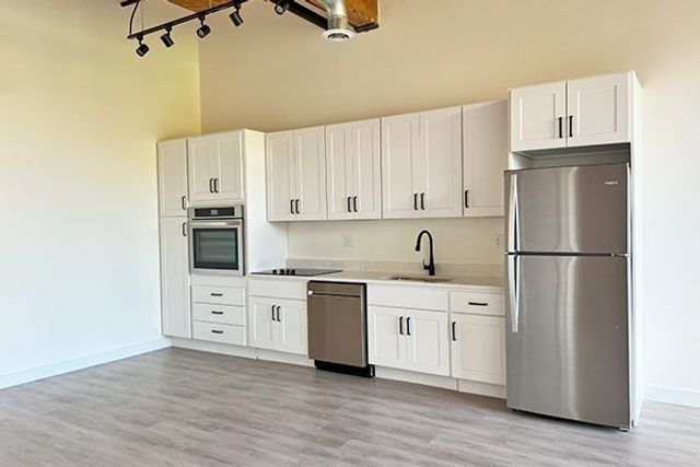 120 Water St 3501, North Andover, MA 01845