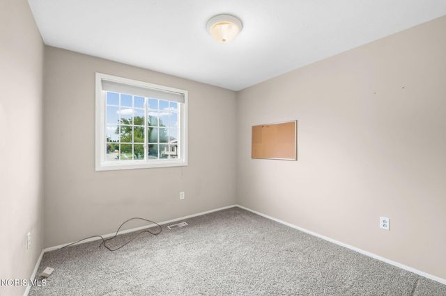 2160 Queensdale Court, Maumee, OH 43537