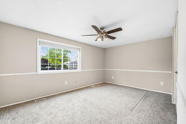 2160 Queensdale Court, Maumee, OH 43537